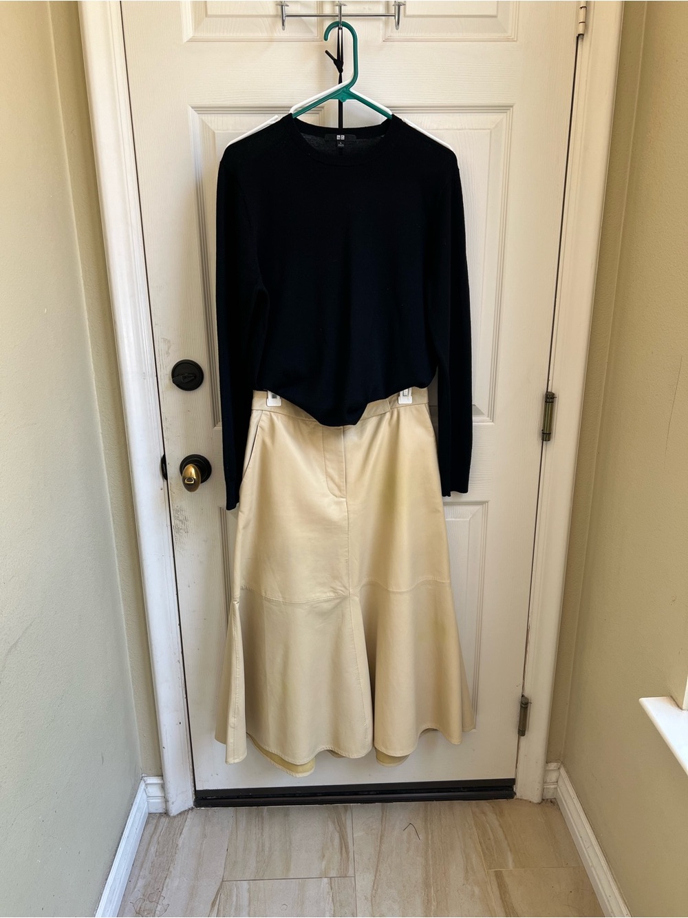Zara Butter Yellow Maxi Flared Leather Skirt - Picture 5 of 8